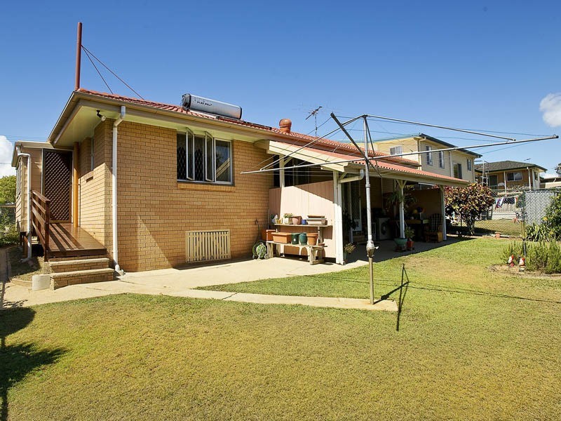 9 CEDAR ST, Clontarf QLD 4019