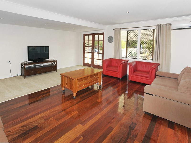 13 HENZELL STREET, Redcliffe QLD 4020