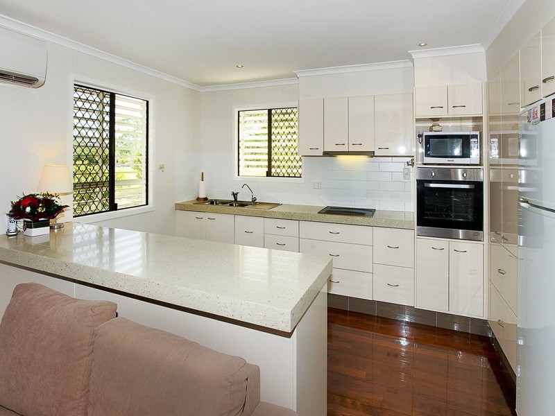 13 HENZELL STREET, Redcliffe QLD 4020