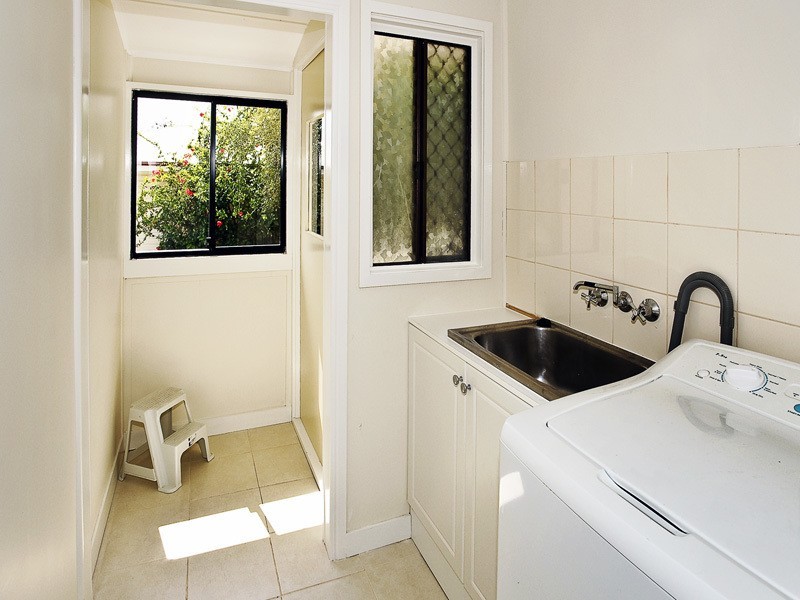 13 HENZELL STREET, Redcliffe QLD 4020