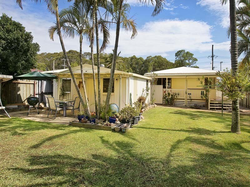 13 HENZELL STREET, Redcliffe QLD 4020
