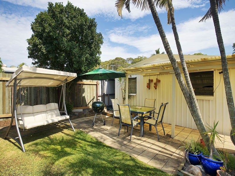 13 HENZELL STREET, Redcliffe QLD 4020