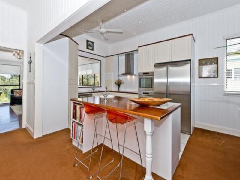 31 WOODCLIFFE CRESCENT, Woody Point QLD 4019