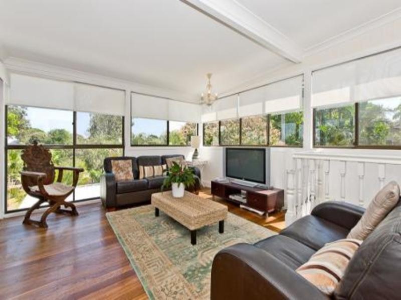 31 WOODCLIFFE CRESCENT, Woody Point QLD 4019