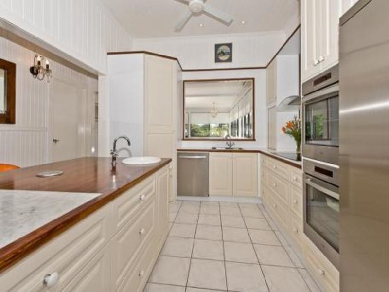 31 WOODCLIFFE CRESCENT, Woody Point QLD 4019