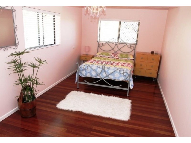 31 WOODCLIFFE CRESCENT, Woody Point QLD 4019