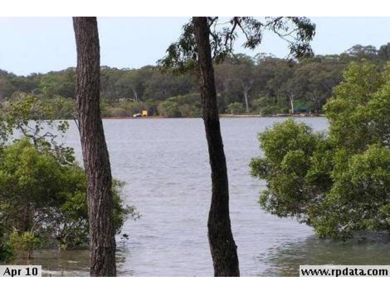 14 EAST ROAD, Karragarra Island QLD 4184