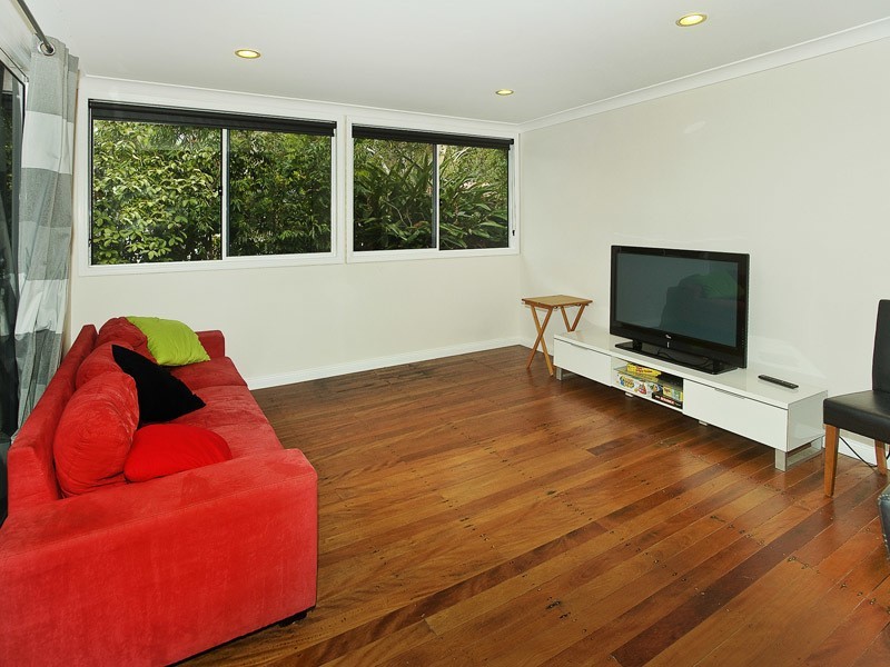 1 MOONAH ST, Coochiemudlo Island QLD 4184