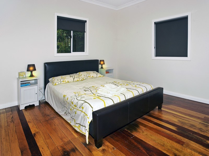 1 MOONAH ST, Coochiemudlo Island QLD 4184