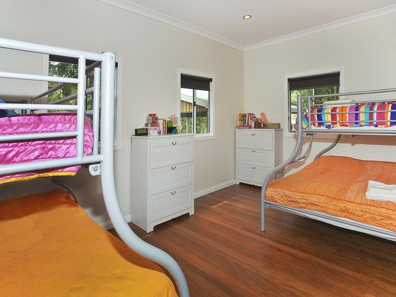 1 MOONAH ST, Coochiemudlo Island QLD 4184