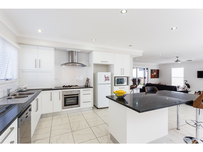 60 VICTORIA PARADE EAST, Coochiemudlo Island QLD 4184