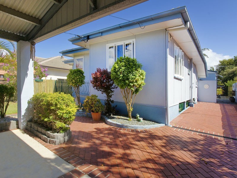 29 ESSEY ST, Clontarf QLD 4019