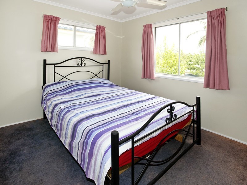 5 SPORTSGROUND ST, Redcliffe QLD 4020
