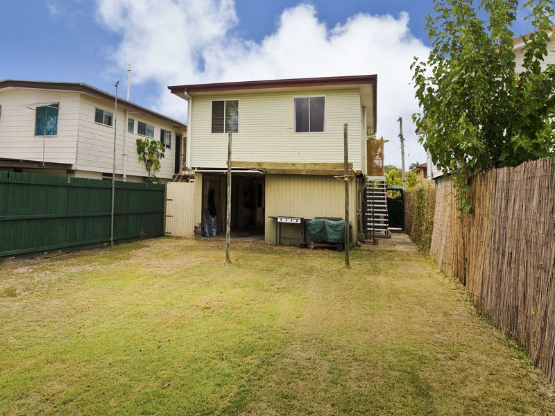 5 SPORTSGROUND ST, Redcliffe QLD 4020