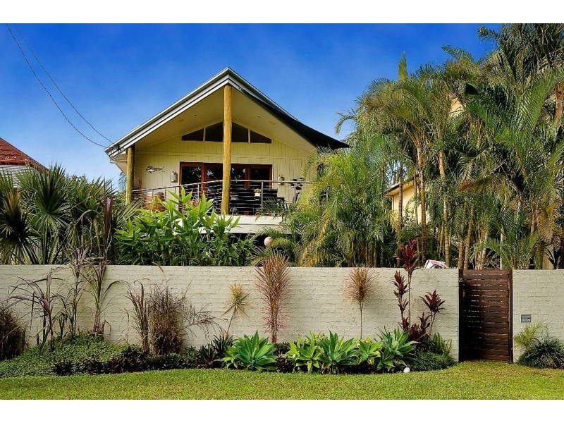 25 THURECHT PDE, Scarborough QLD 4020