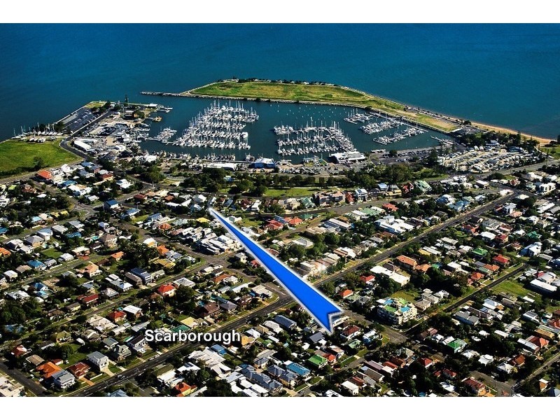 25 THURECHT PDE, Scarborough QLD 4020