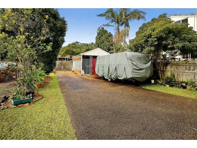 25 THURECHT PDE, Scarborough QLD 4020