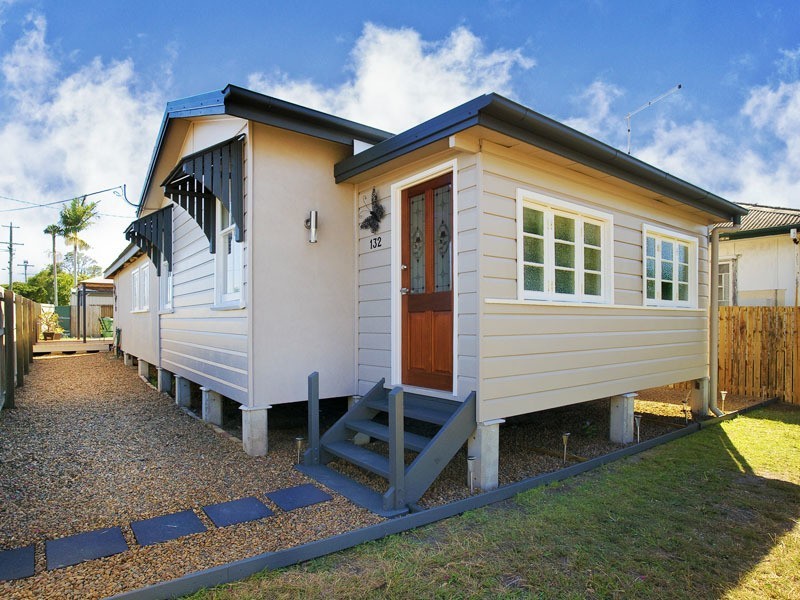 132 OXLEY AVE, Woody Point QLD 4019