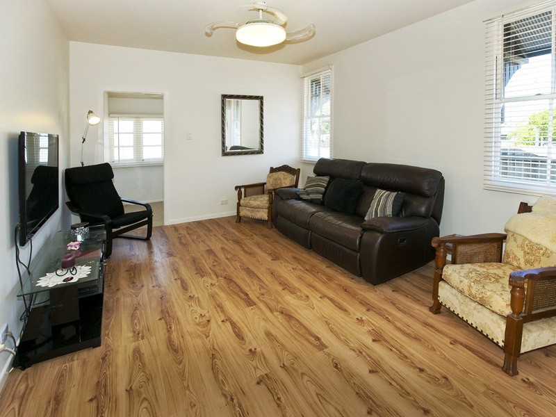 132 OXLEY AVE, Woody Point QLD 4019