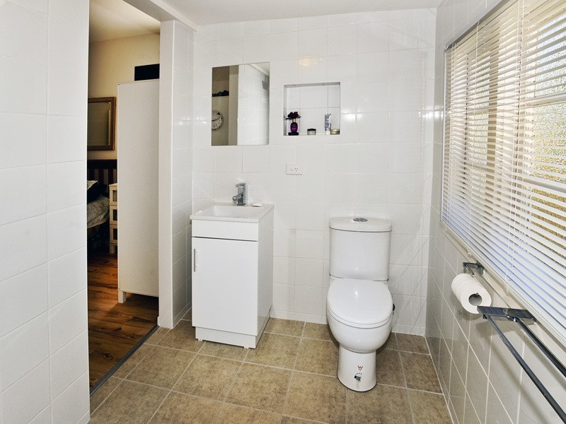 132 OXLEY AVE, Woody Point QLD 4019