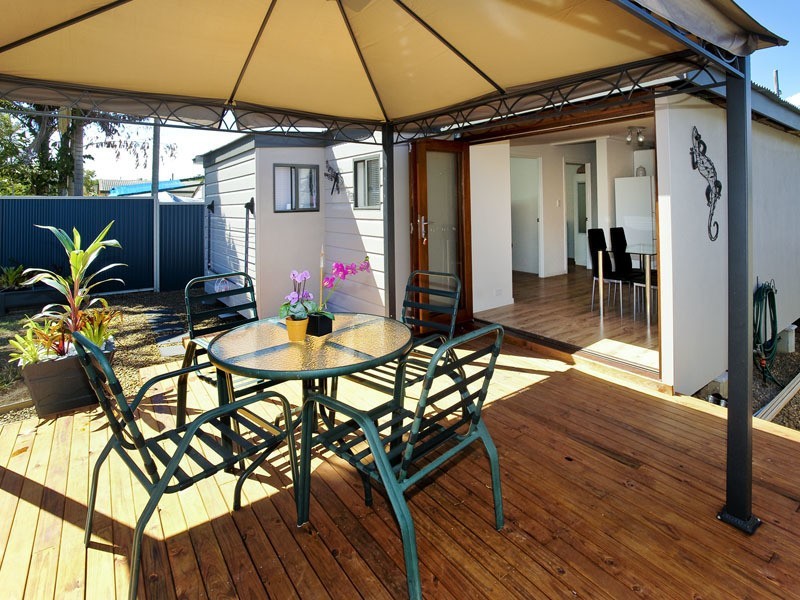 132 OXLEY AVE, Woody Point QLD 4019