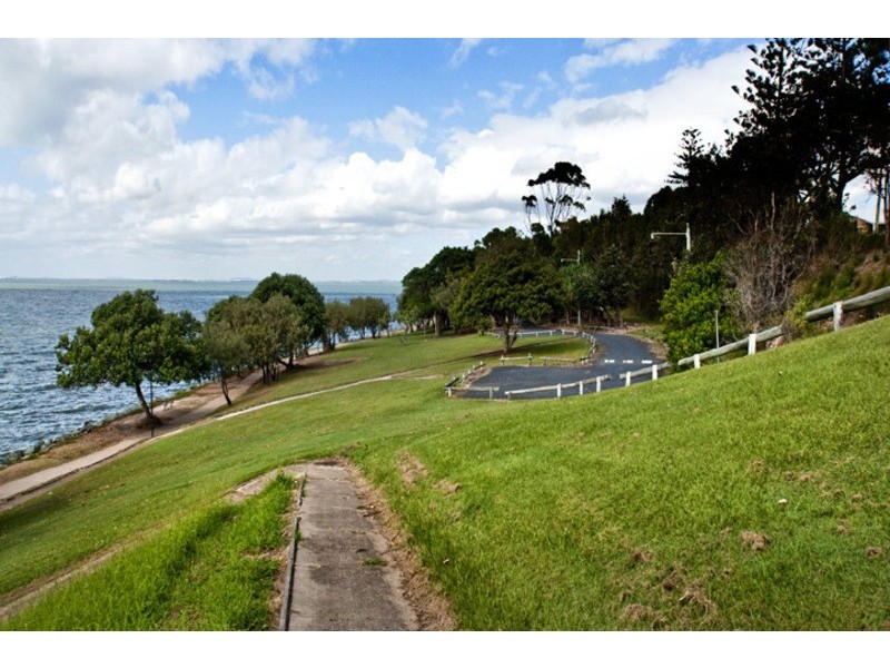 132 OXLEY AVE, Woody Point QLD 4019