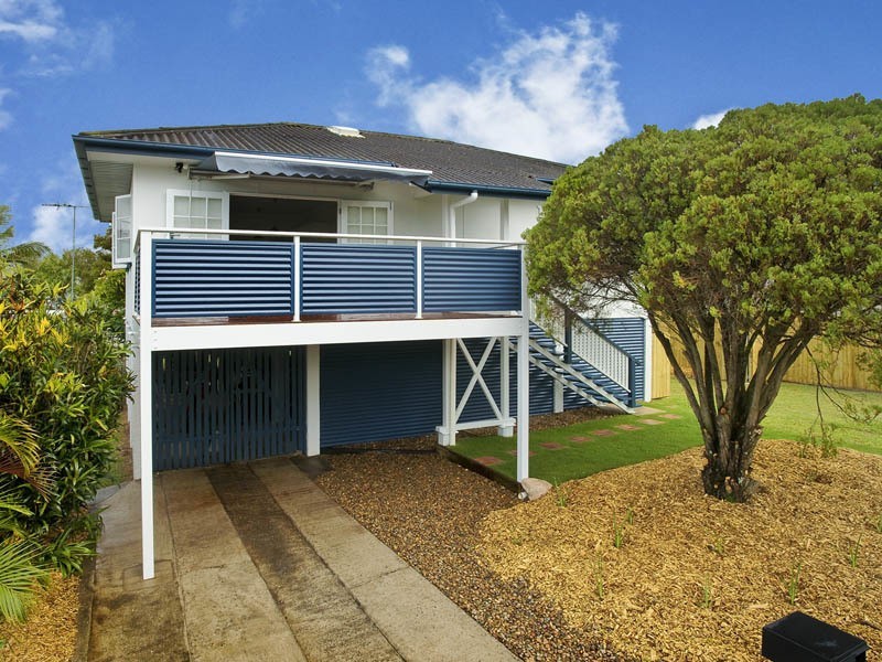 18 RALPH ST, Clontarf QLD 4019