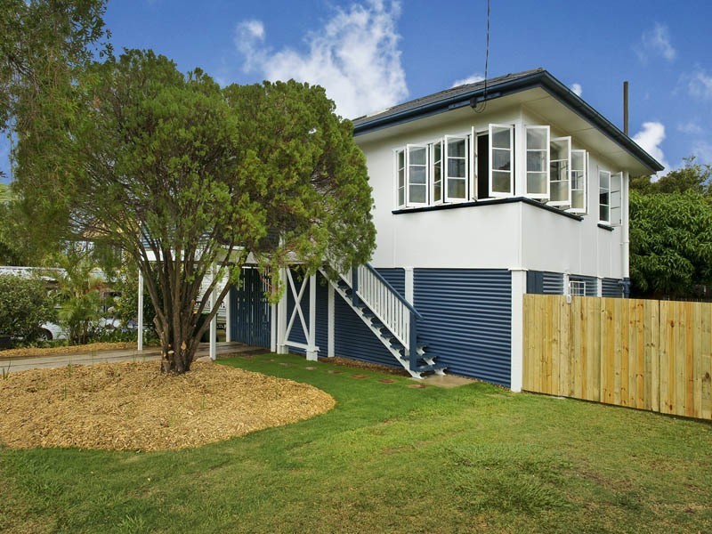 18 RALPH ST, Clontarf QLD 4019