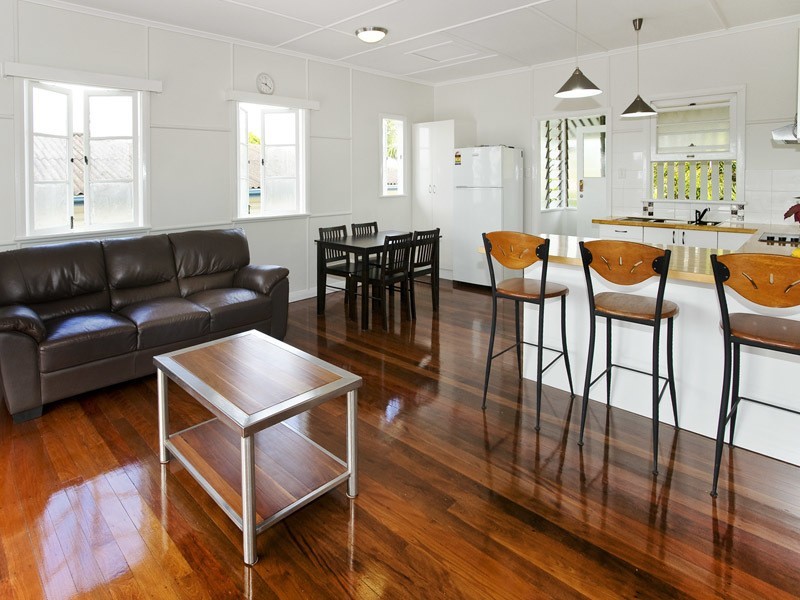 18 RALPH ST, Clontarf QLD 4019