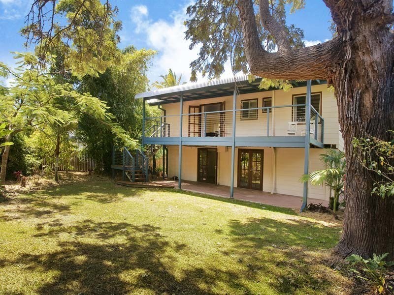 6 WENDY CRESCENT, Clontarf QLD 4019