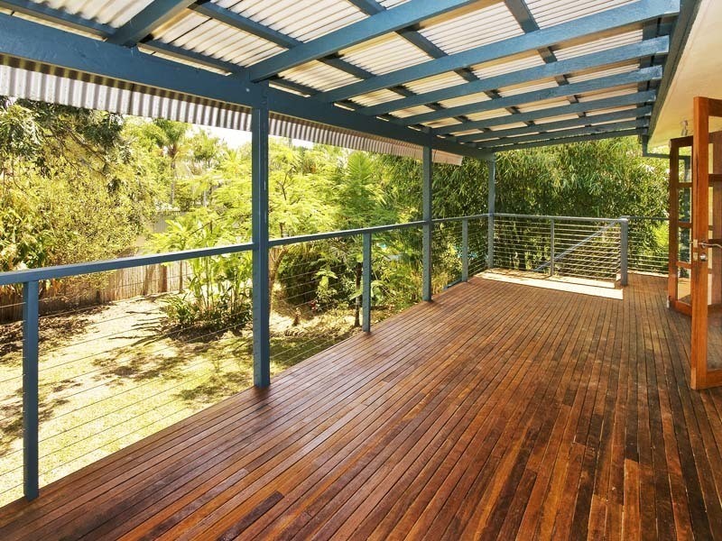 6 WENDY CRESCENT, Clontarf QLD 4019