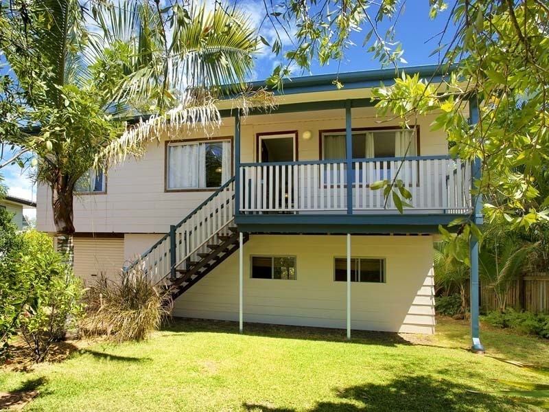 6 WENDY CRESCENT, Clontarf QLD 4019