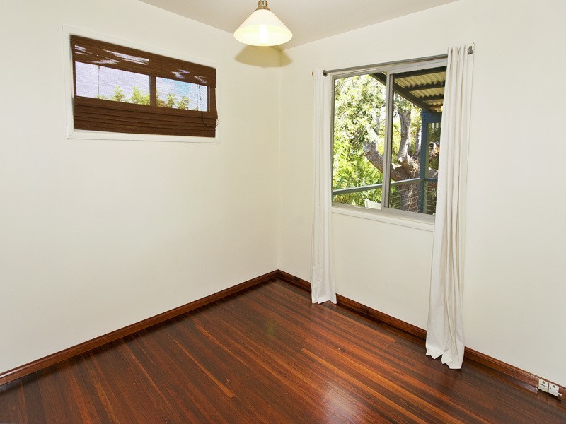 6 WENDY CRESCENT, Clontarf QLD 4019