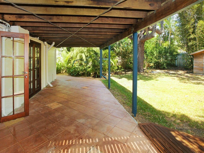 6 WENDY CRESCENT, Clontarf QLD 4019
