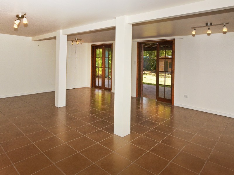 6 WENDY CRESCENT, Clontarf QLD 4019