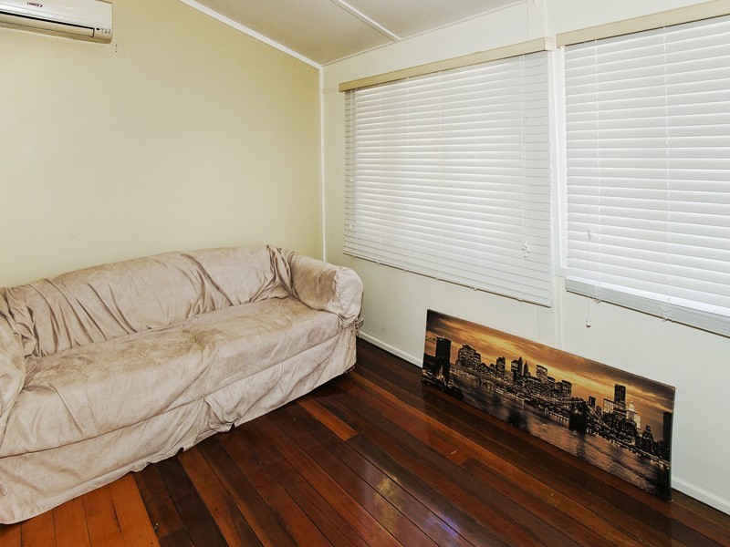 34 DONALD ST, Woody Point QLD 4019