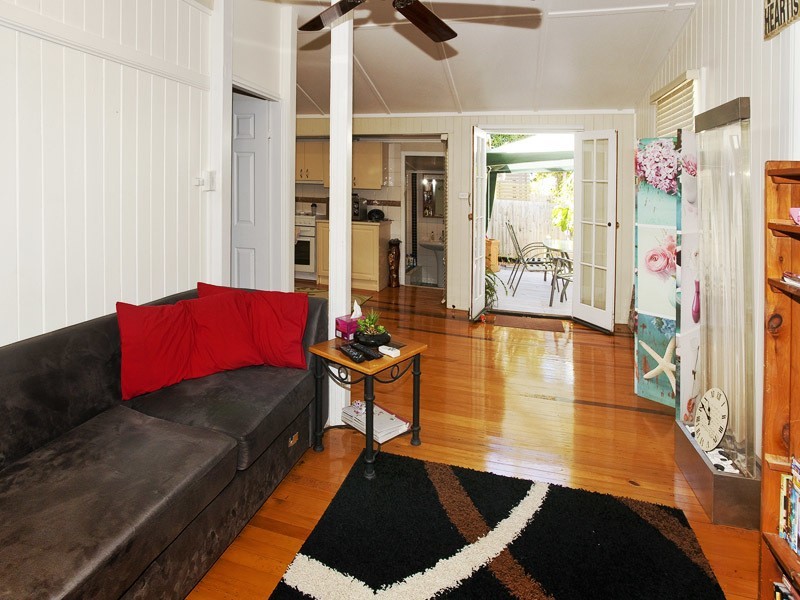 34 DONALD ST, Woody Point QLD 4019