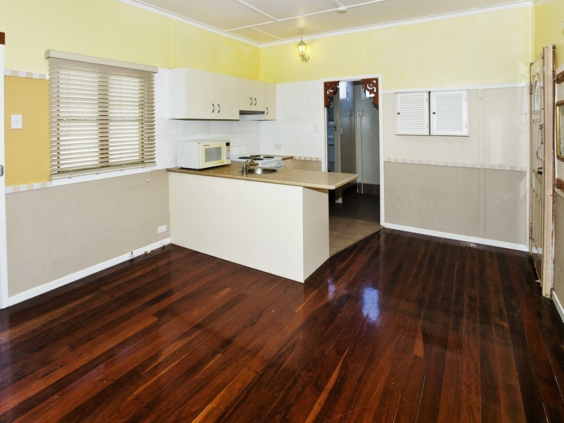 34 DONALD ST, Woody Point QLD 4019