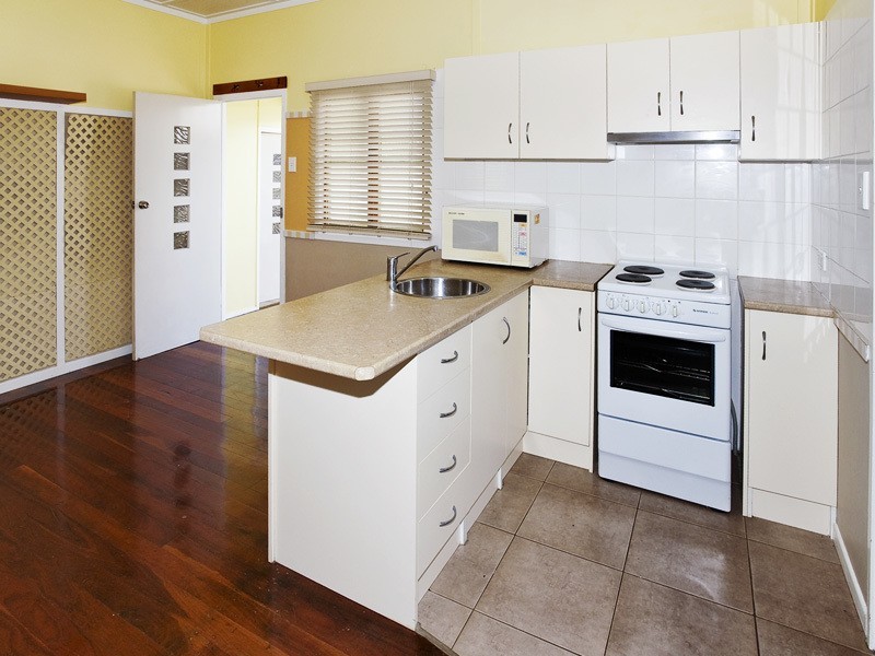34 DONALD ST, Woody Point QLD 4019