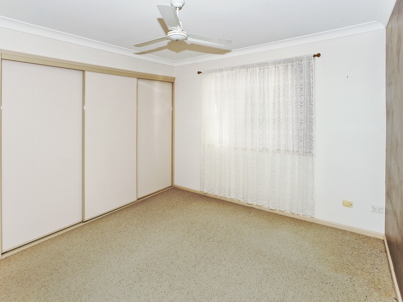 2/10 OSBOURNE ST, Scarborough QLD 4020