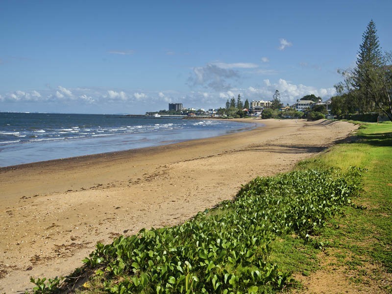 2/10 OSBOURNE ST, Scarborough QLD 4020