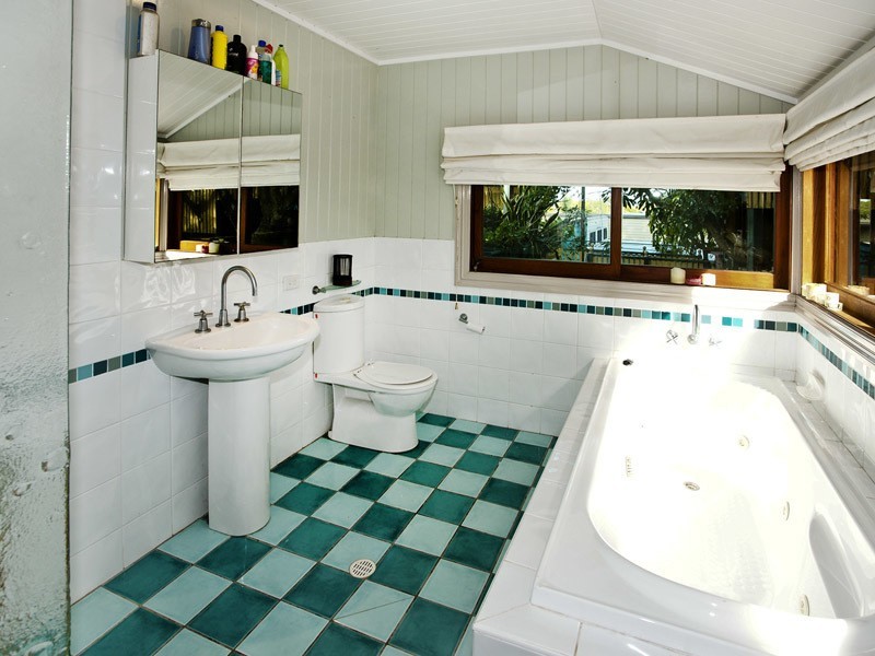 189 OXLEY AVE, Woody Point QLD 4019