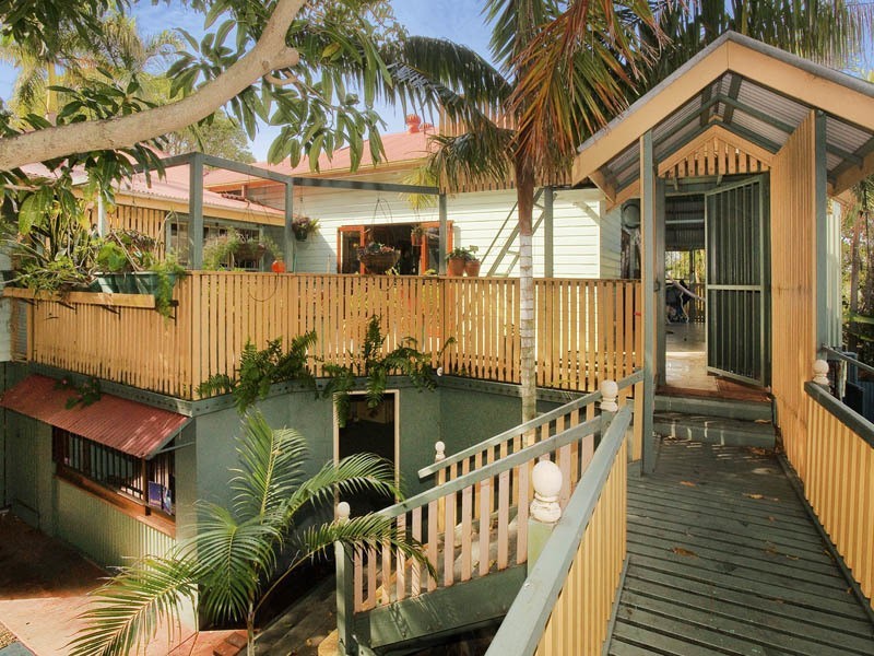 189 OXLEY AVE, Woody Point QLD 4019