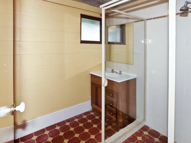 189 OXLEY AVE, Woody Point QLD 4019