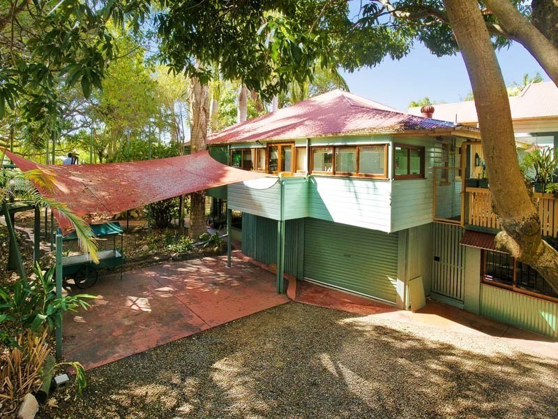 189 OXLEY AVE, Woody Point QLD 4019