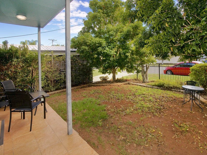 2/17 BAILEY STREET, Woody Point QLD 4019