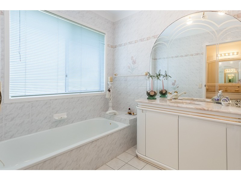 17 CONSTELLATION COURT, Newport QLD 4020