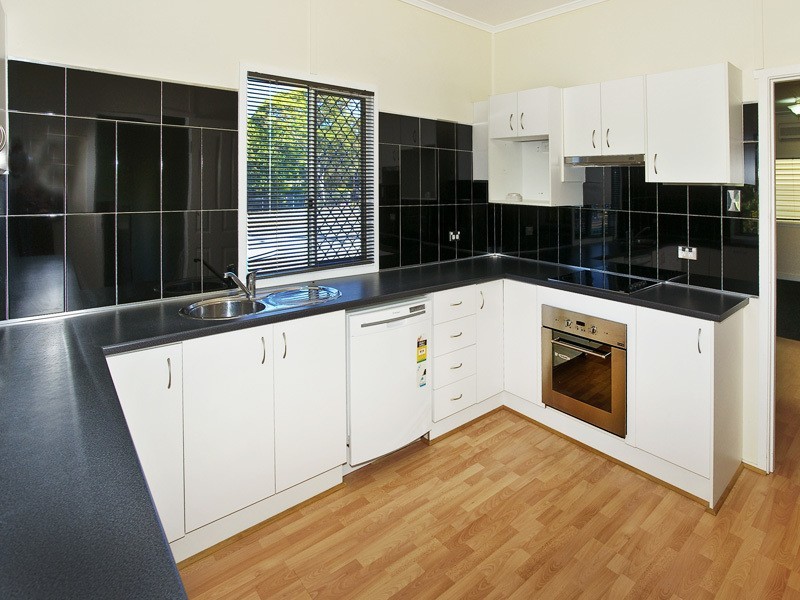 134 OXLEY AVE, Woody Point QLD 4019