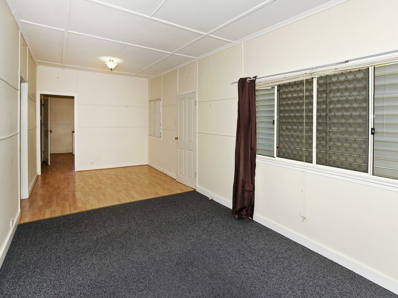 134 OXLEY AVE, Woody Point QLD 4019