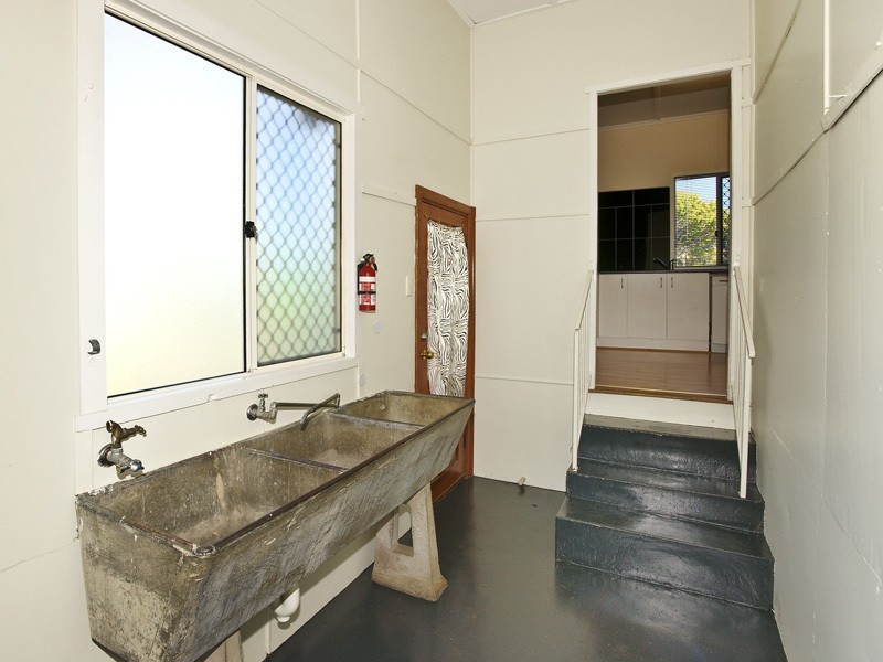 134 OXLEY AVE, Woody Point QLD 4019